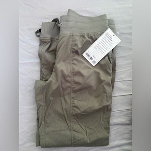 New Lululemon Dance Studio Joggers Size 6